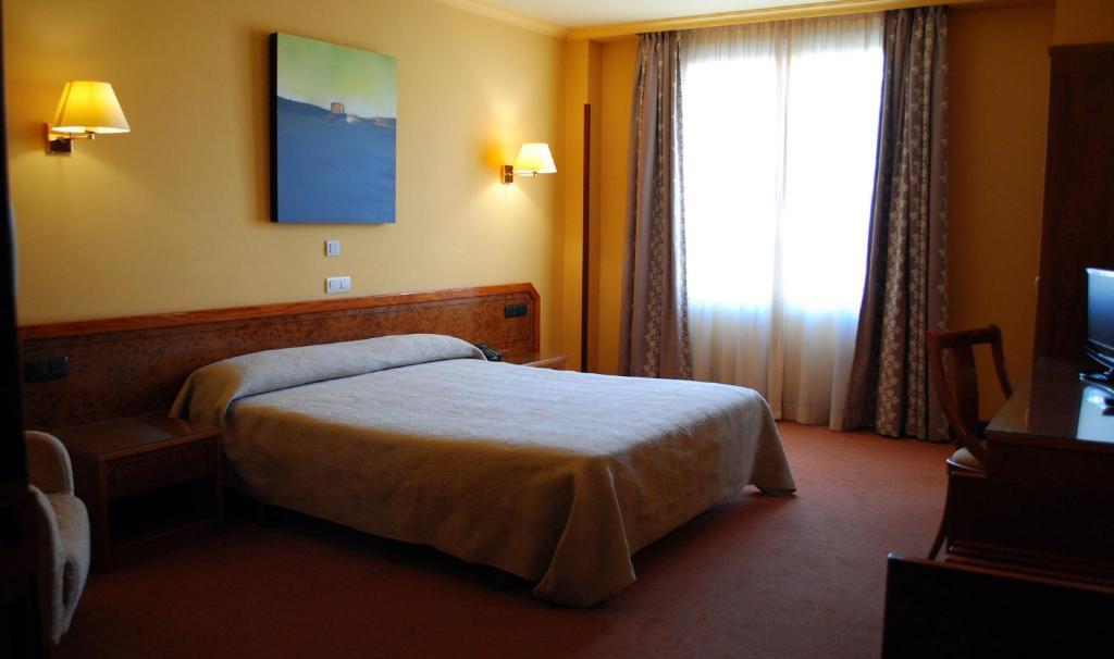 Hotel Gernika - Adults Only Rum bild