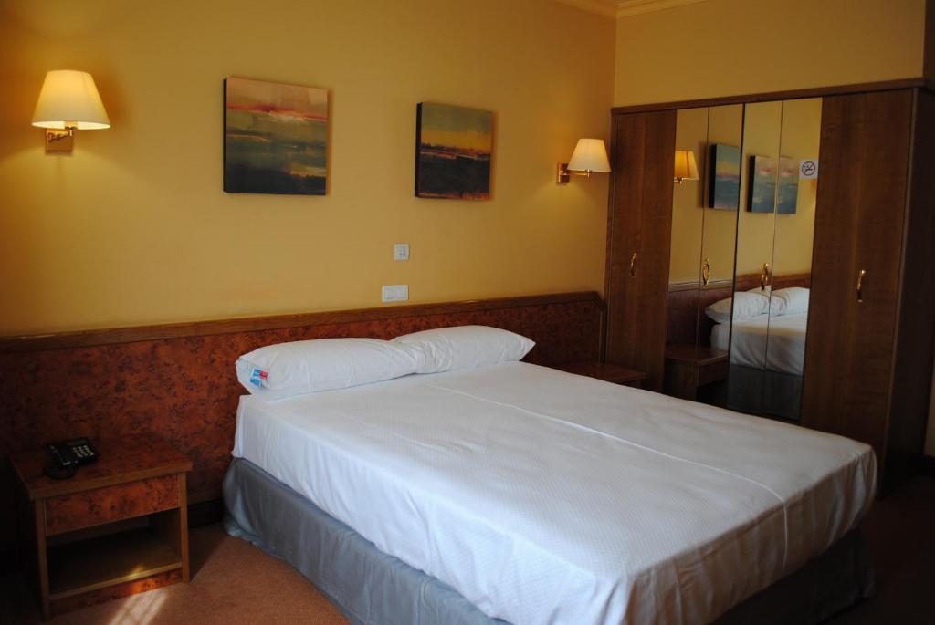 Hotel Gernika - Adults Only Rum bild
