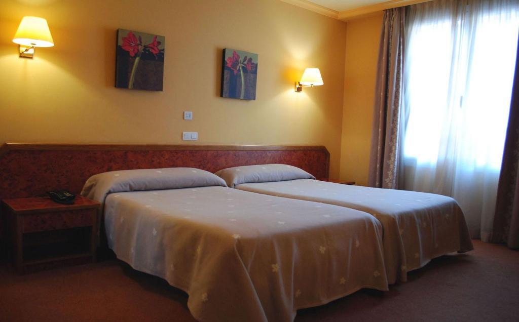 Hotel Gernika - Adults Only Rum bild