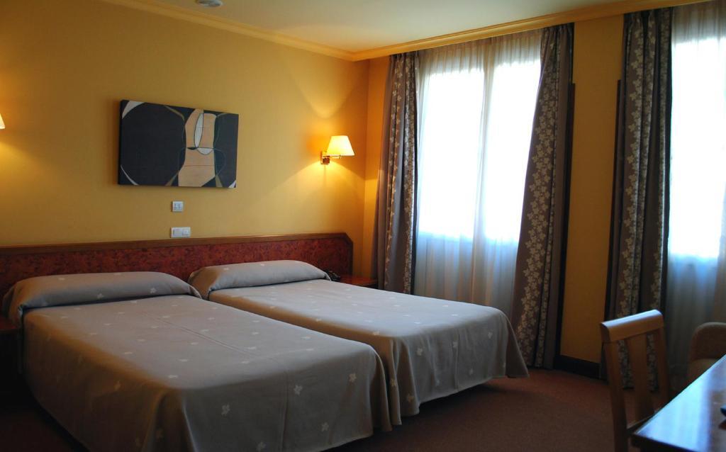 Hotel Gernika - Adults Only Rum bild